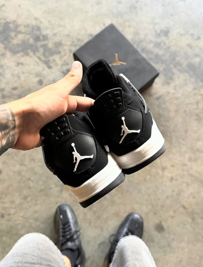 Jordan retro 4