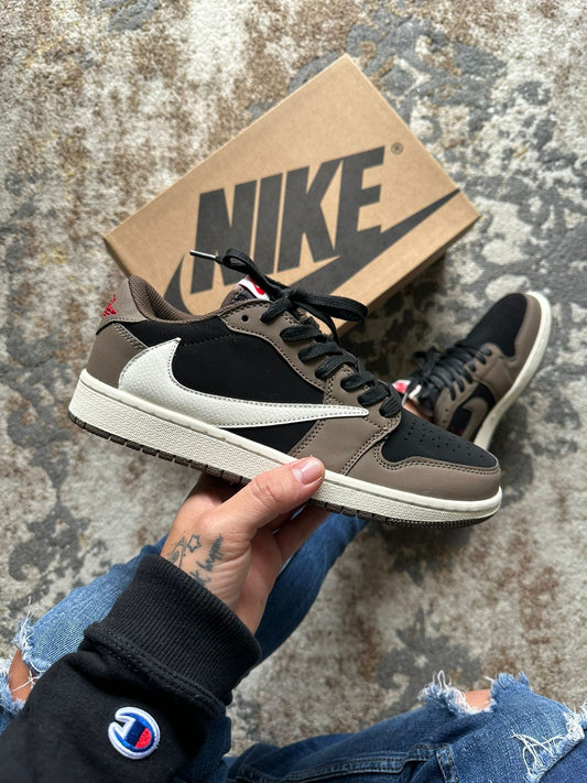 Jordan retro 1 Travis