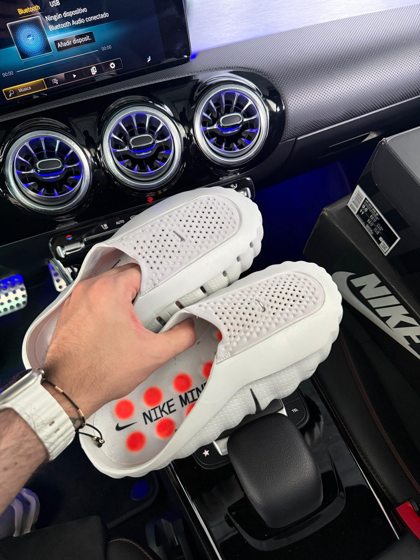 Nike Mind 001