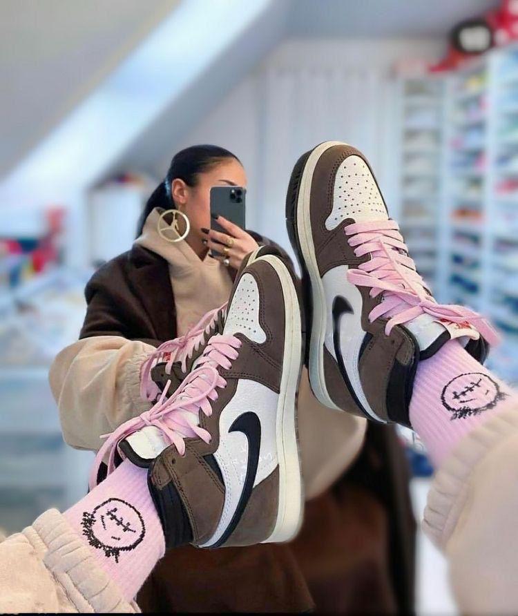 Jordan retro 1 Travis