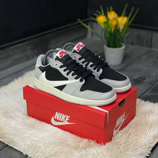 Jordan retro 1 Travis