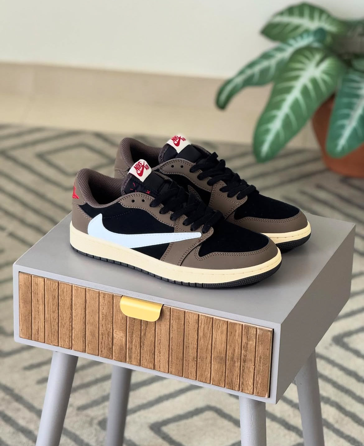 Jordan retro 1 low Travis