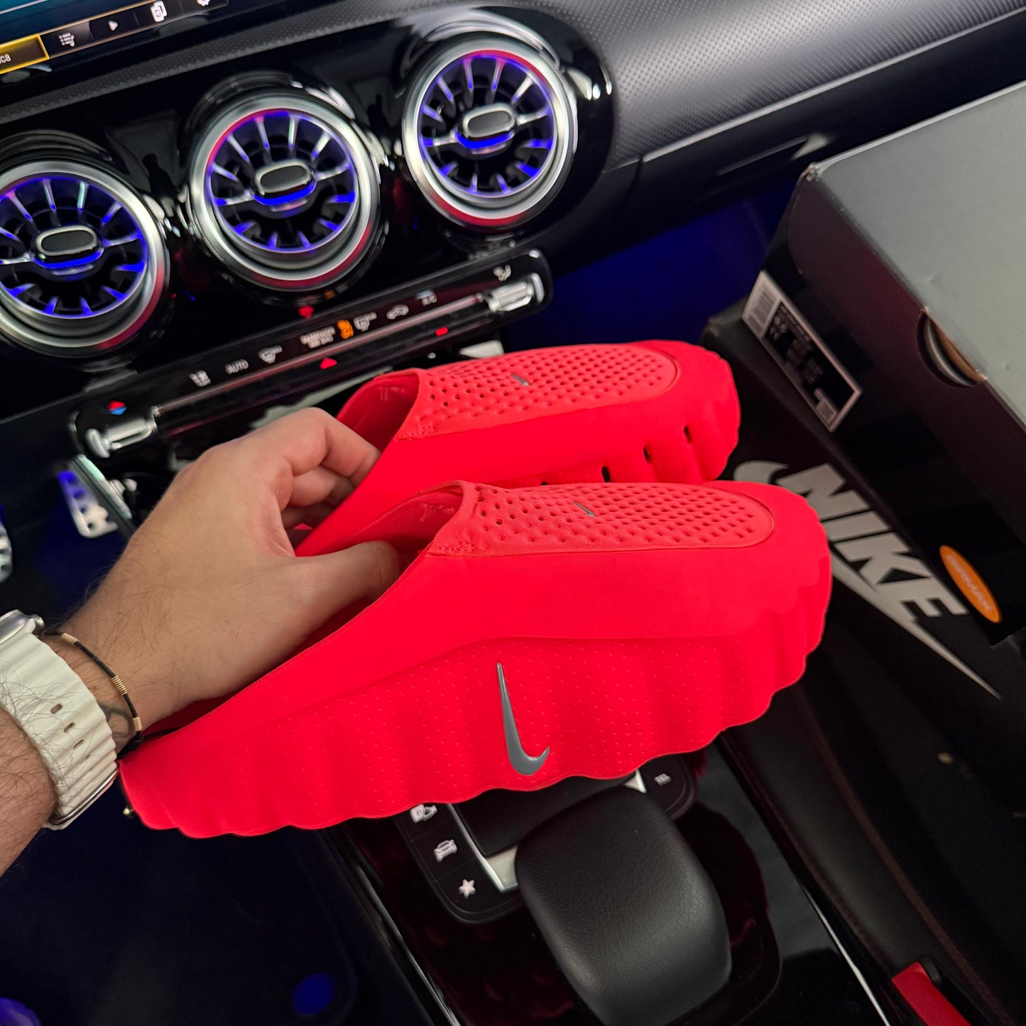 Nike Mind 001