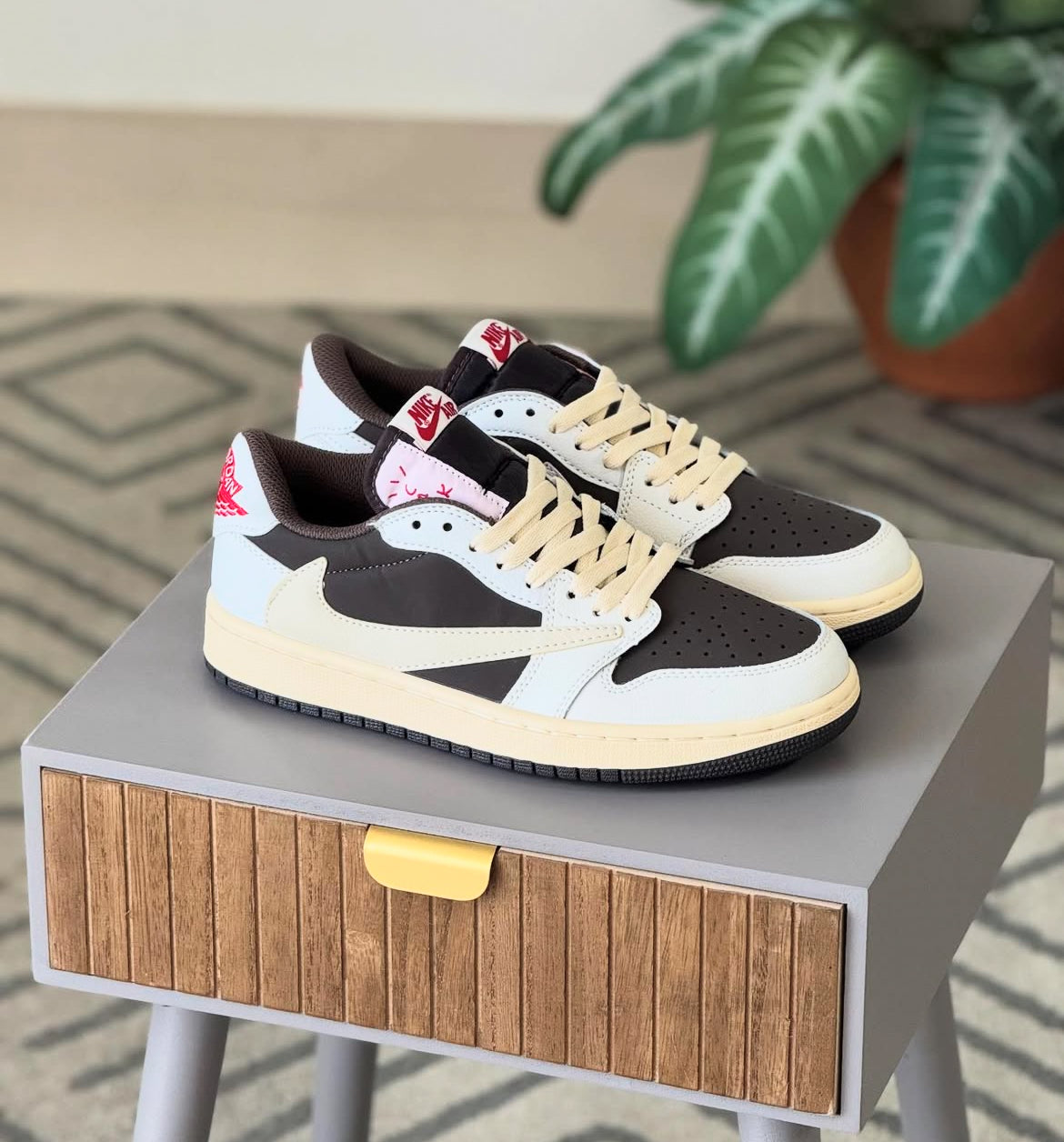 Jordan retro 1 low Travis